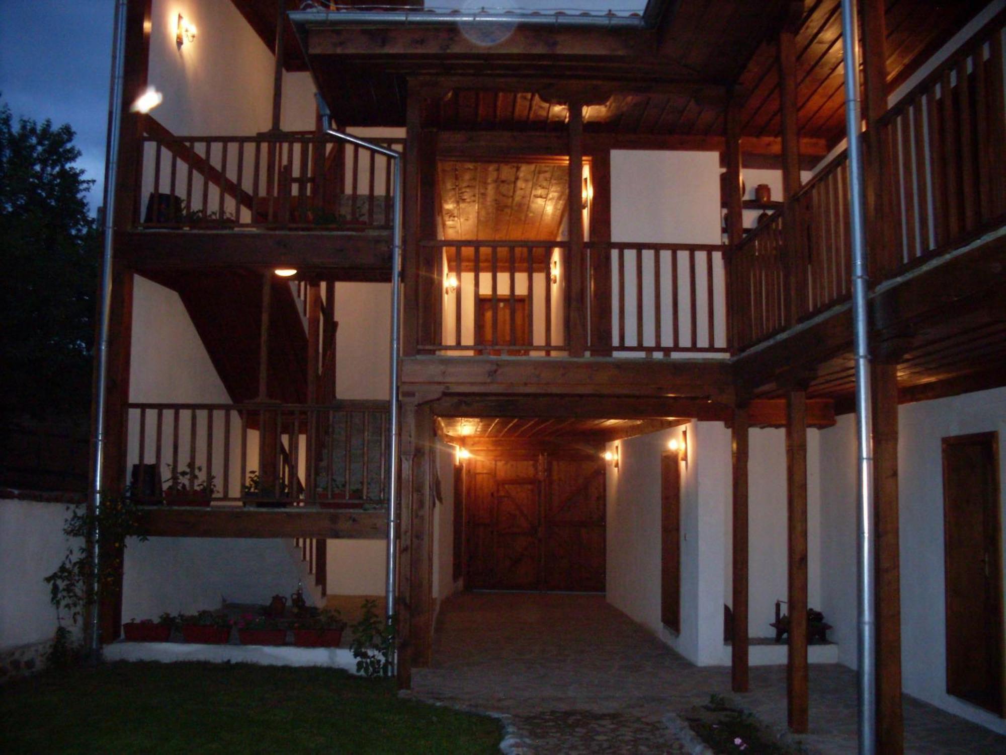 Hotel Tsutsovi House Kalofer Exterior foto